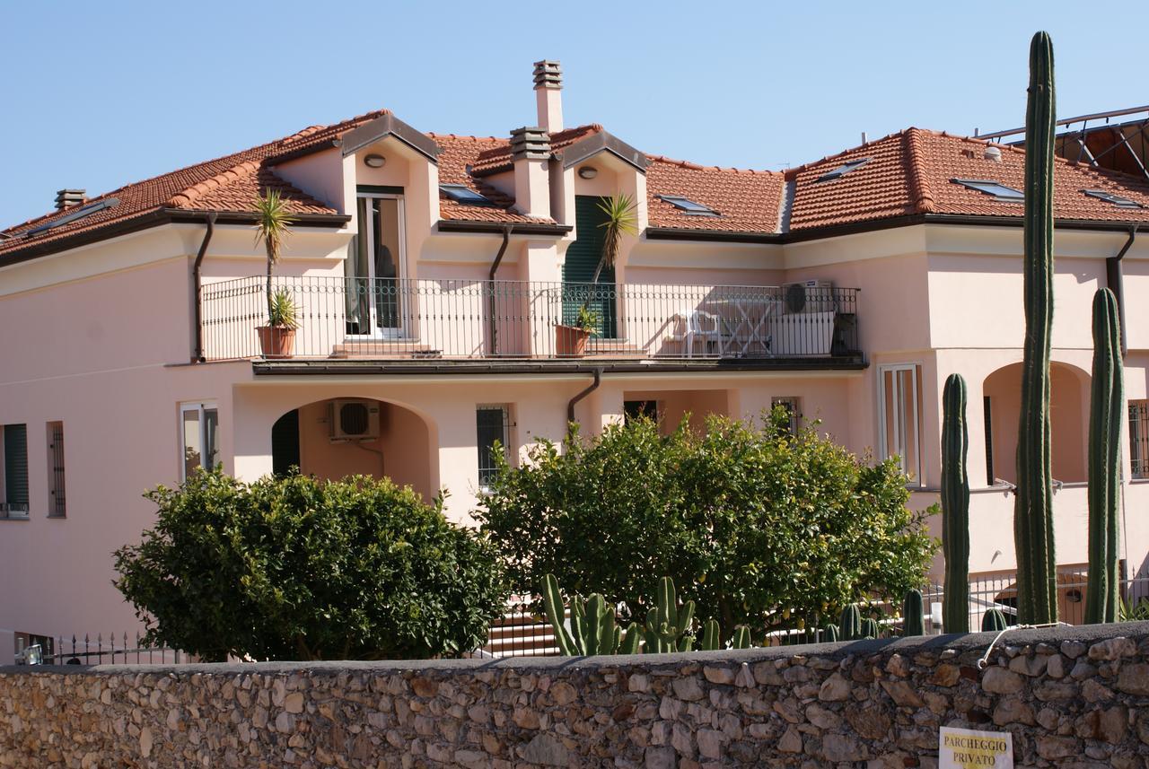 Hotel Residence Mirafiori Loano Buitenkant foto