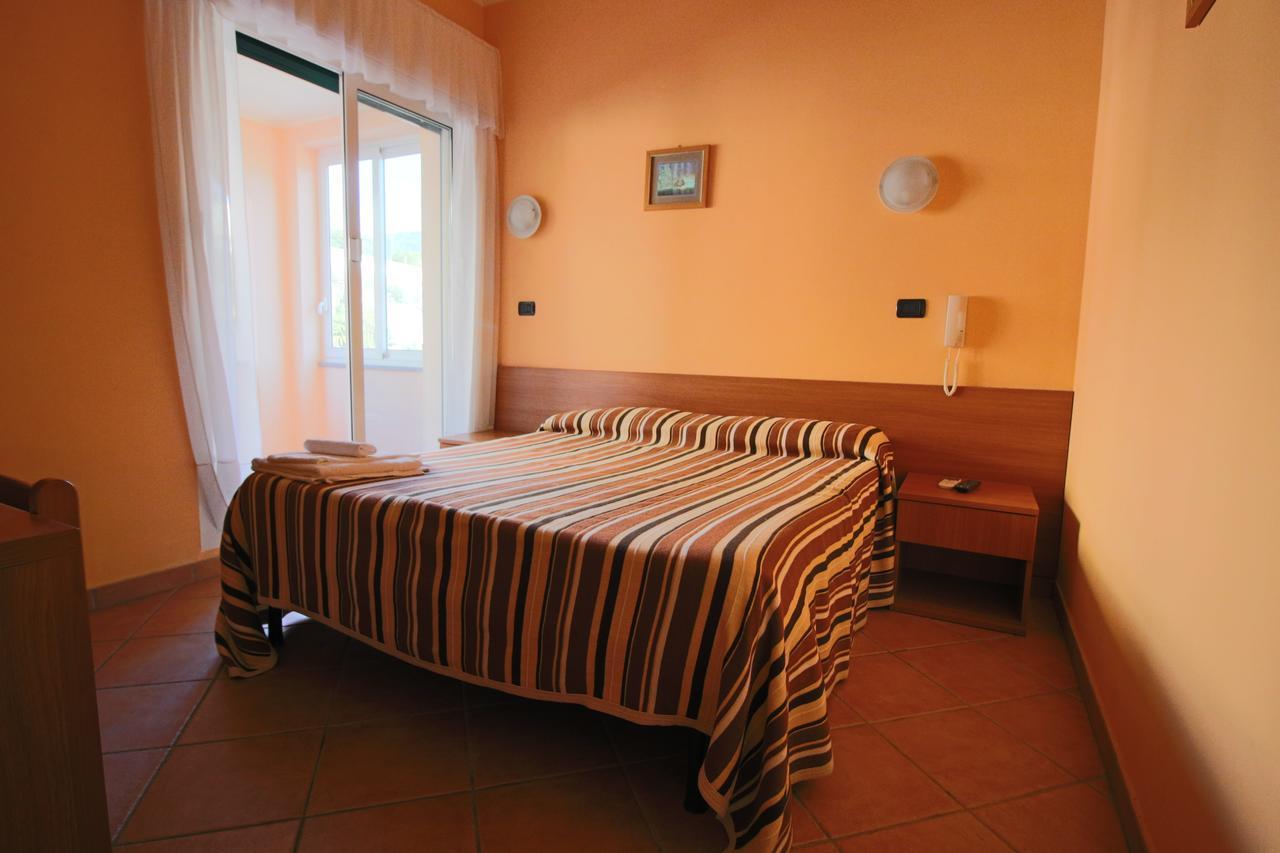 Hotel Residence Mirafiori Loano Buitenkant foto