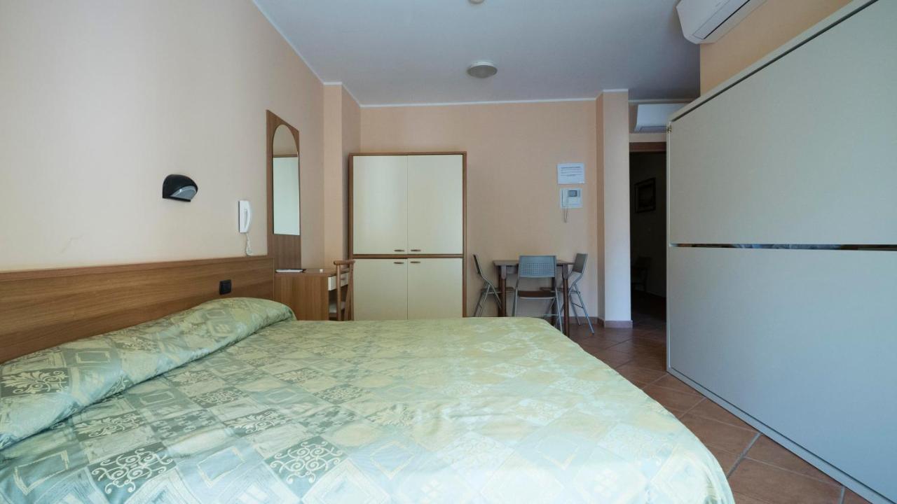 Hotel Residence Mirafiori Loano Buitenkant foto