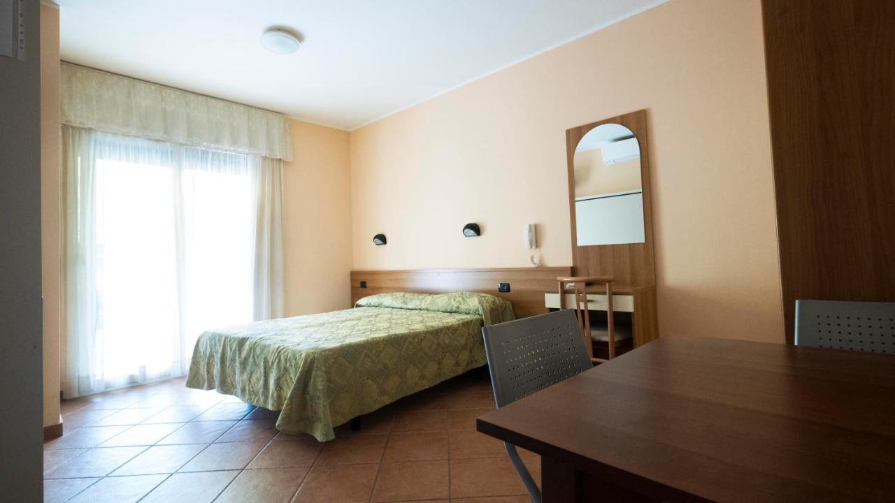 Hotel Residence Mirafiori Loano Buitenkant foto