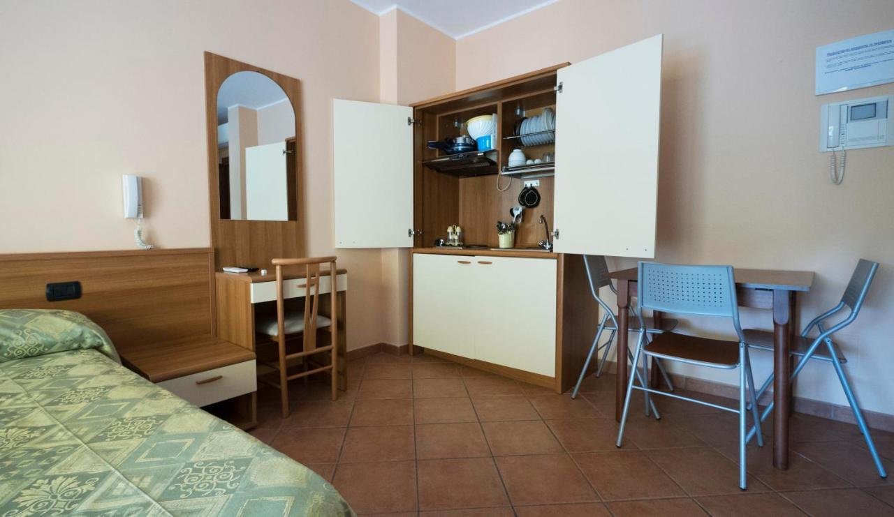 Hotel Residence Mirafiori Loano Buitenkant foto
