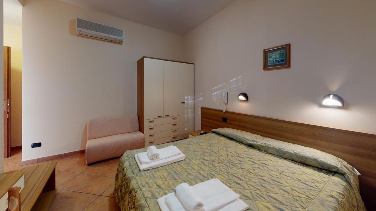 Hotel Residence Mirafiori Loano Buitenkant foto