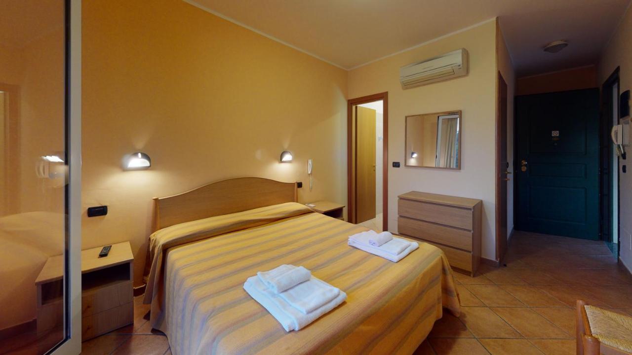 Hotel Residence Mirafiori Loano Buitenkant foto